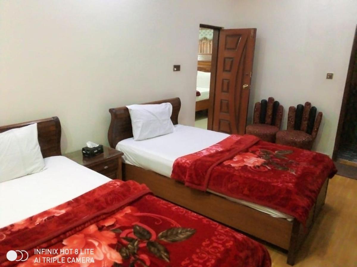 New Royal Residency Pechs Hotel Karacsi Kültér fotó